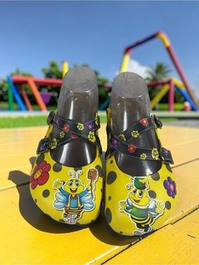 Kids Calceo Yellow Bee Print Mary Jane Clogs w/Cork Style Sole Size EU 35/US 3.5